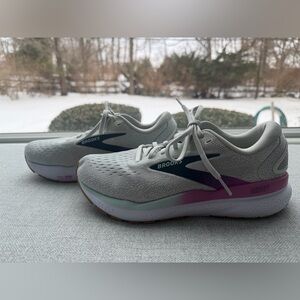 Brooks Women's Athletic Shoes - White, Purple, Pink, and Mint Gradient